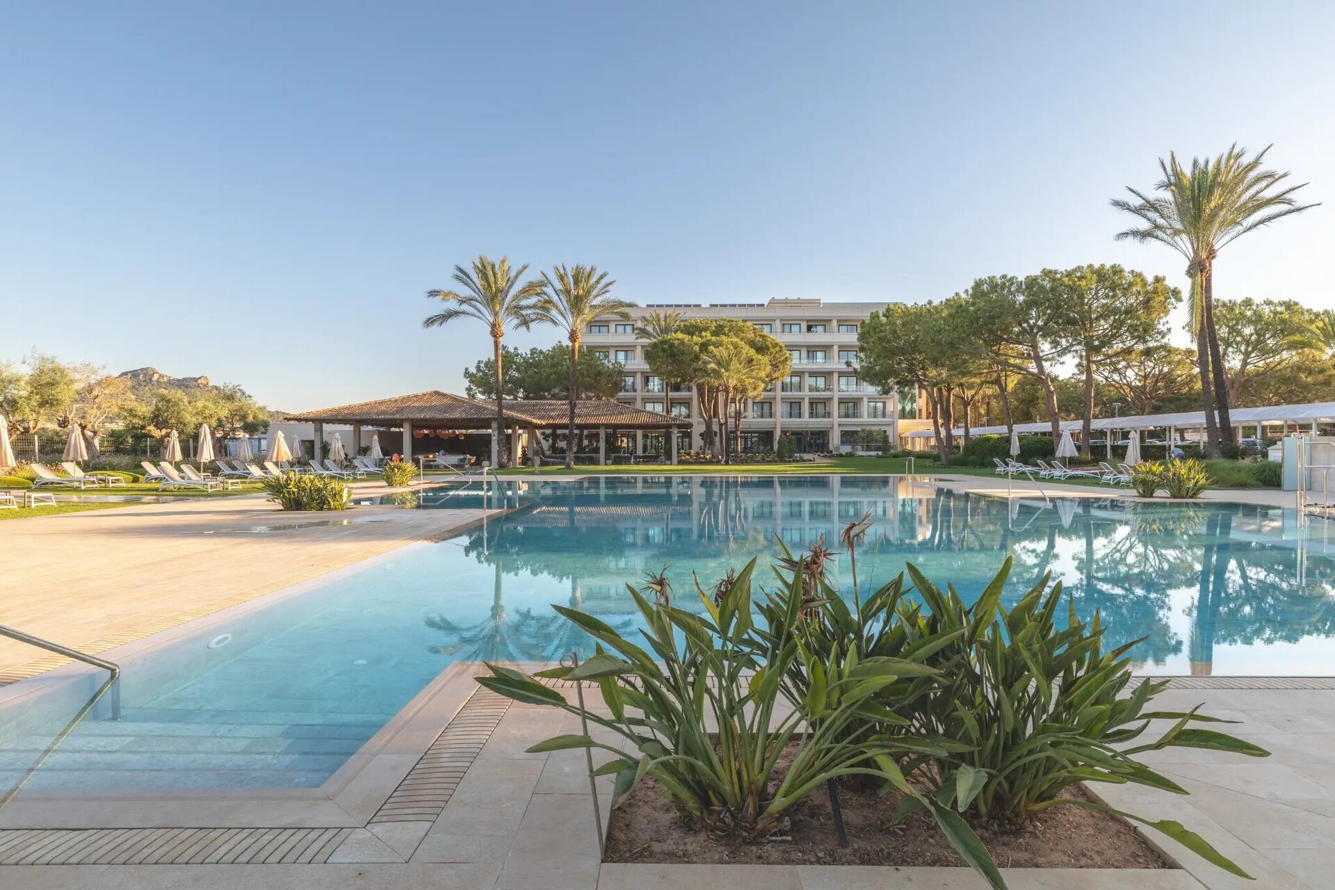 Hipocampo Palace in Cala Millor, a featured VALXTON project